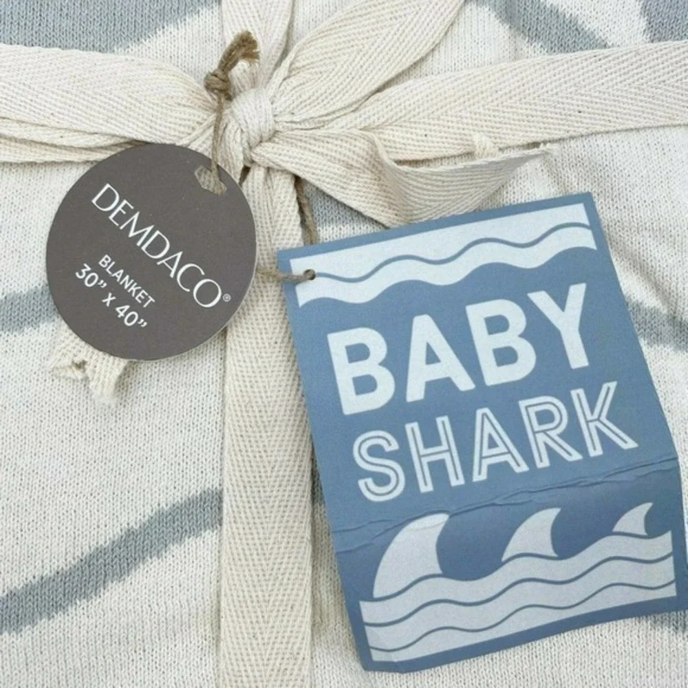 Demdaco Baby Shark Blanket Hand Woven Nautical Wave Pattern Gray Cream New